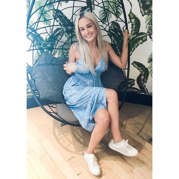 Meet your Posher, Jessica - Picture 1 of 1